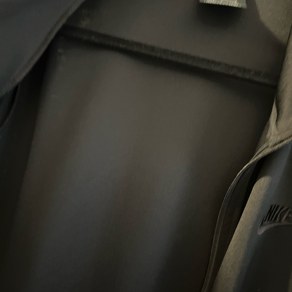 Black Nike jacket - Picture 6 of 7